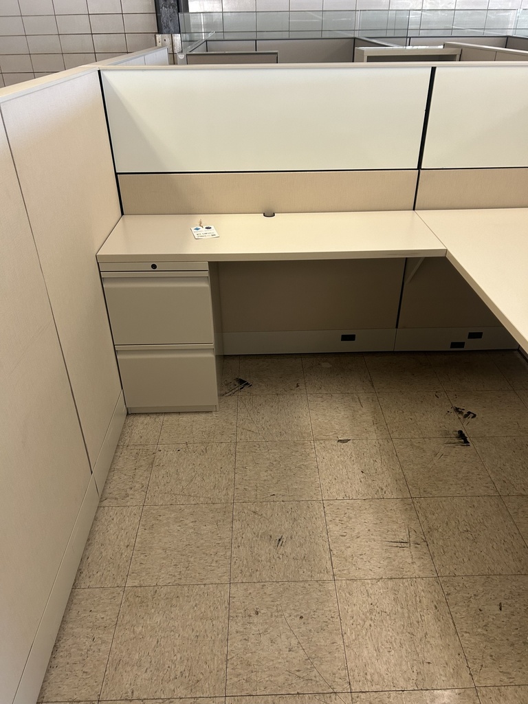 Knoll Dividends Workstations 6'x6' 49" tall w/towers 