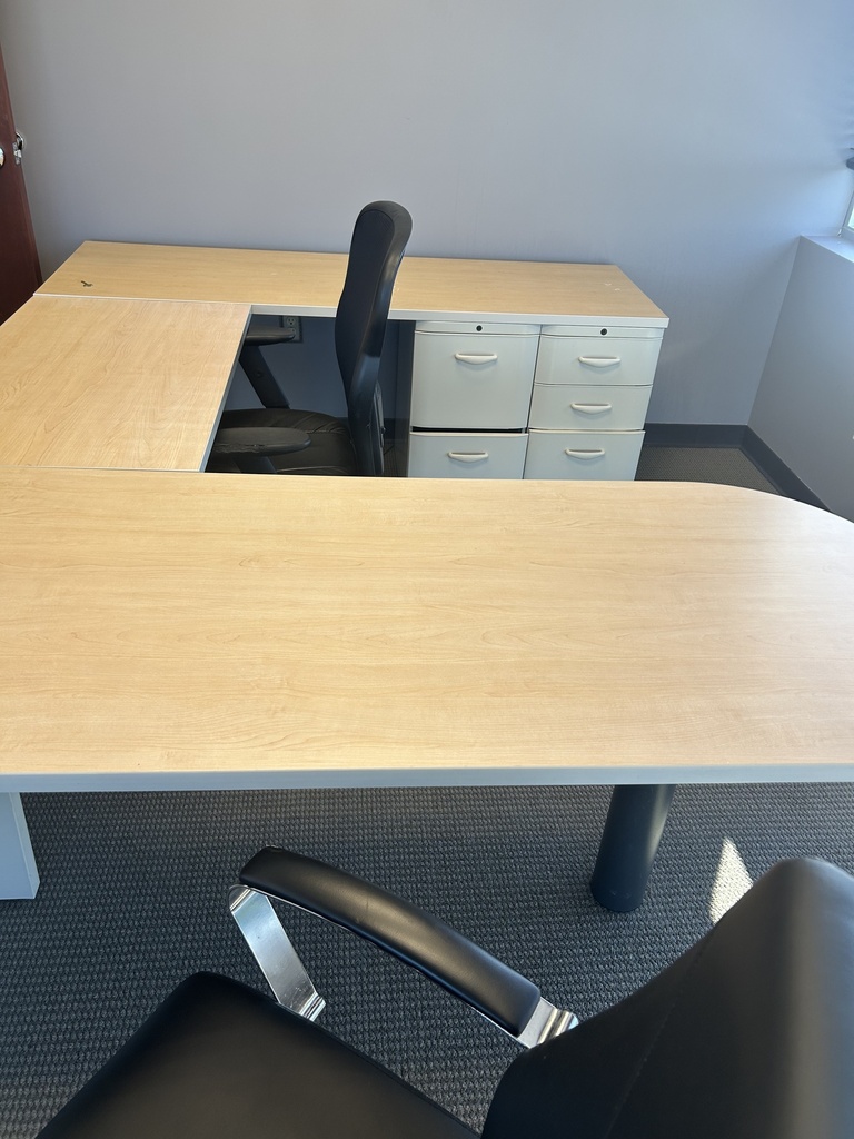 72x102 Knoll U-Shape D-Top w/Dbl Ped Credenza