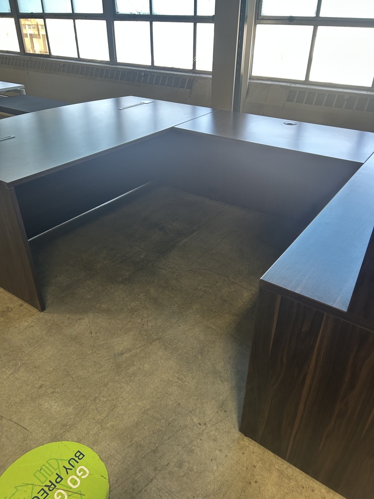goSIT RH Bowfront U Desk w/Hutch - Walnut (NO Peds)