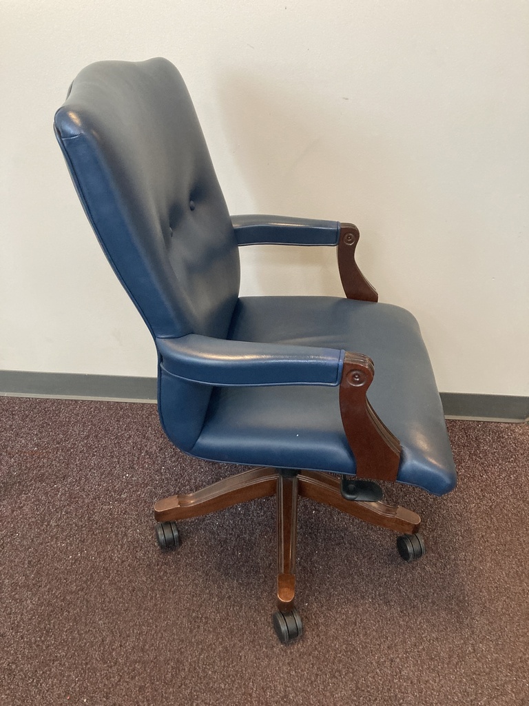 Traditional Conference Chair Navy Leather 
