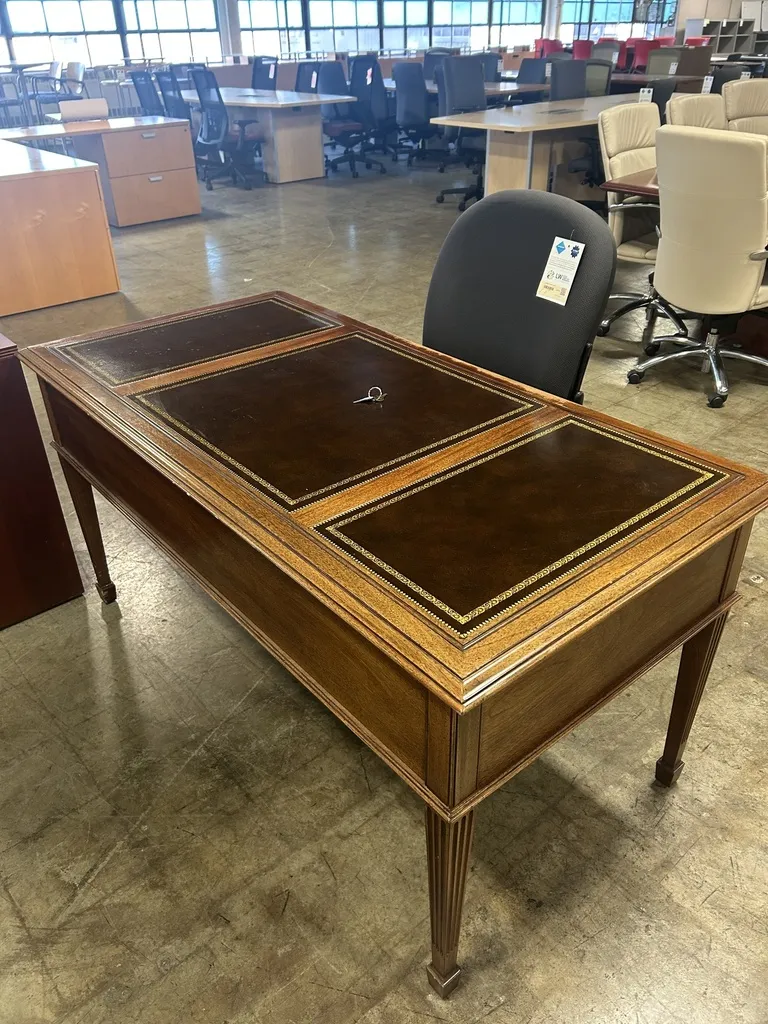Traditional Mahogany Writing Desk w/Leather Top 