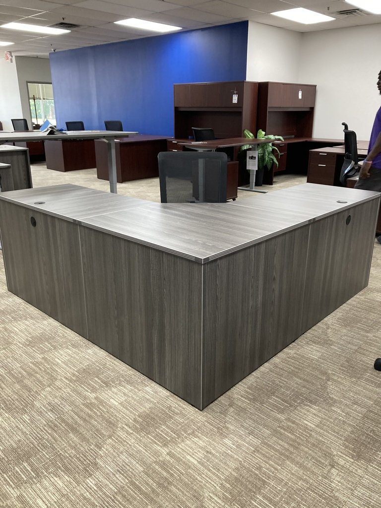 Euroline Corner desk white w/2 returns dbl ped