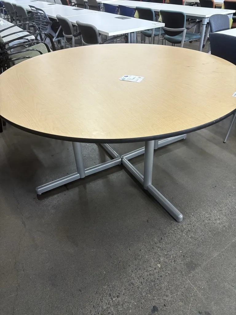 60" Round Table , Maple laminate, Std Height, Silver bases