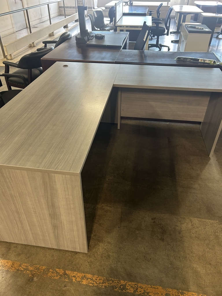 30x72 Light Grey L Desk RH (No Peds/Drawers)