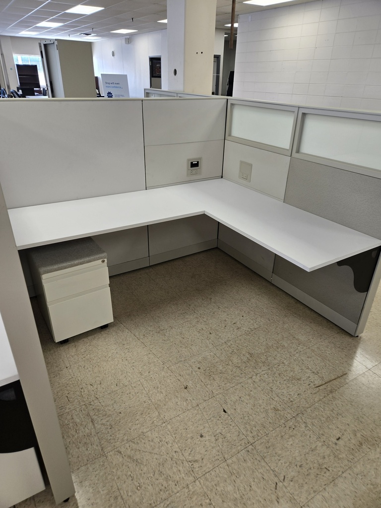 Steelcase Answer 6'x5'-52" tall w/ 1 mobile ped (4 or more)
