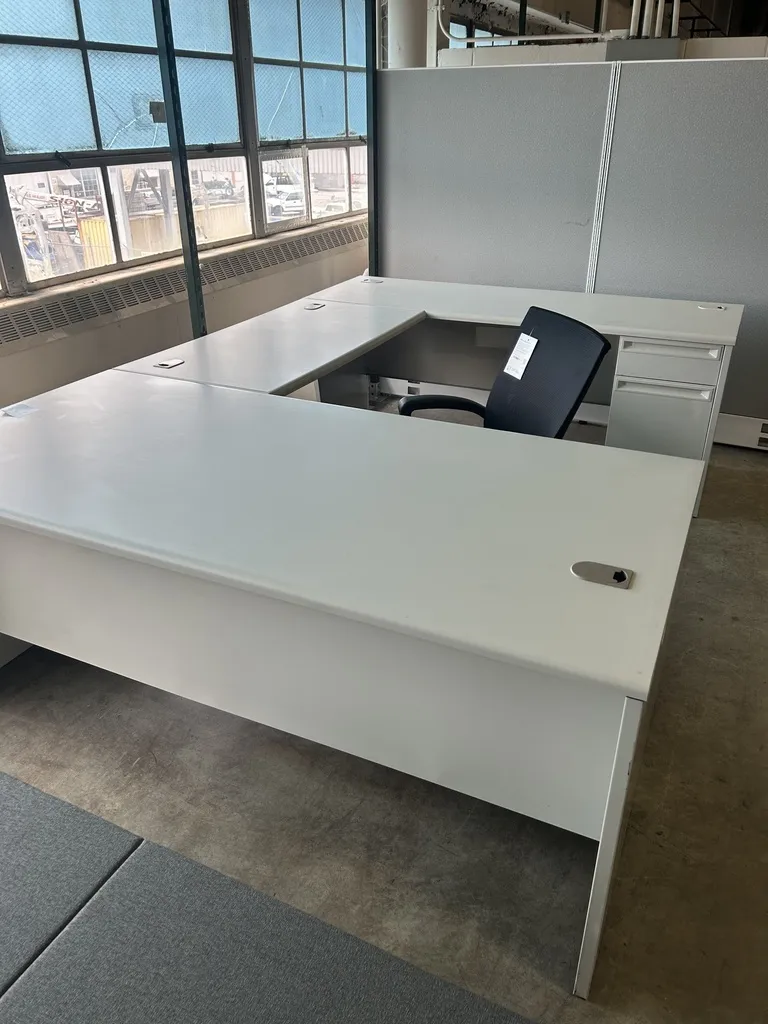 Hon  U-shape 36x72 Single Ped Desk & Single Ped, Light Grey