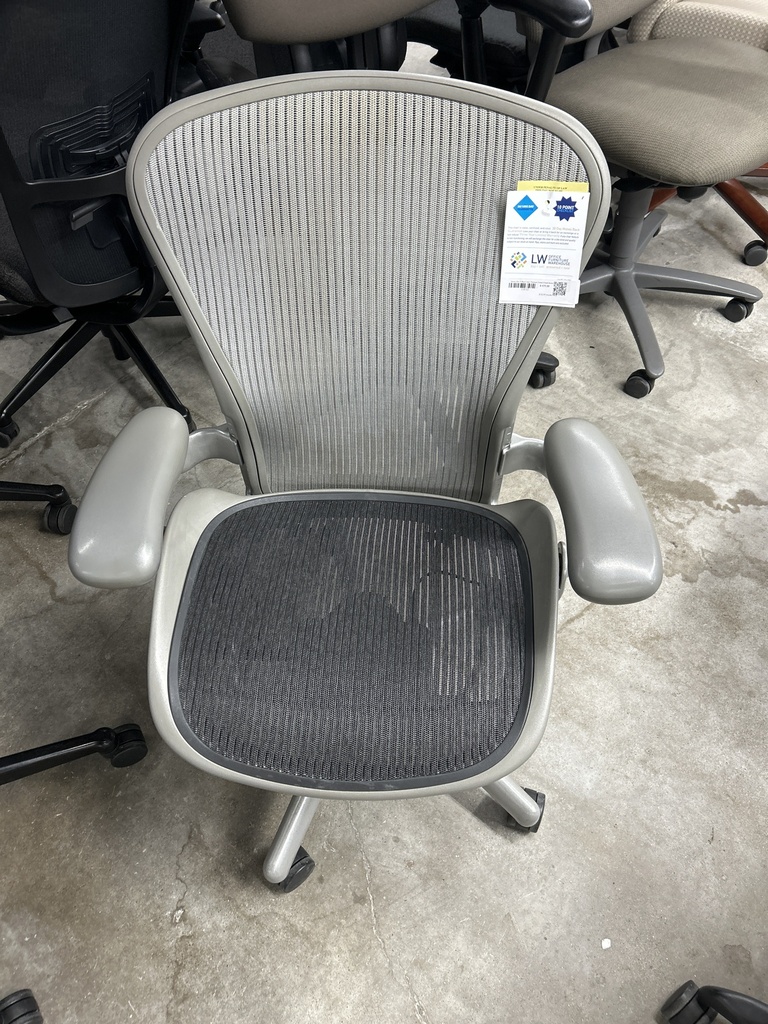 Aeron Size B Black Seat Titanium Frame (Fixed Arms) 