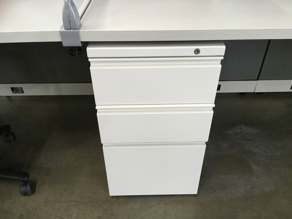 H.M. BBF Ped, White, Freestanding