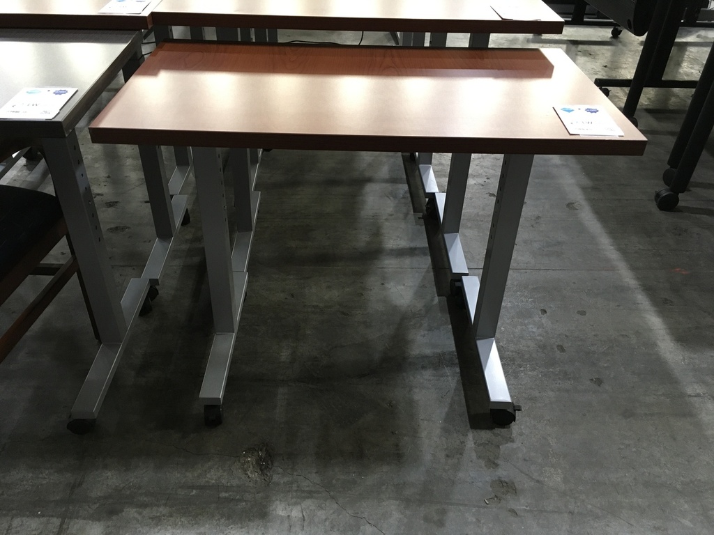 36x20 Training table Cherry top Silver Height Adj Legs