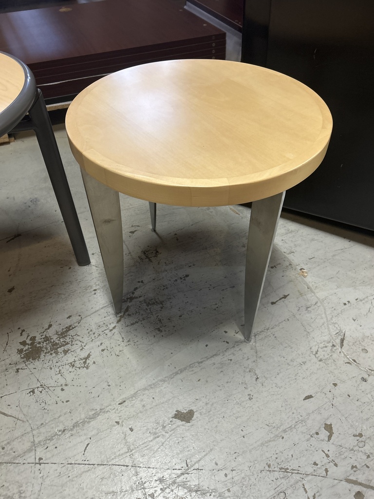 18" Round Side Table Blonde