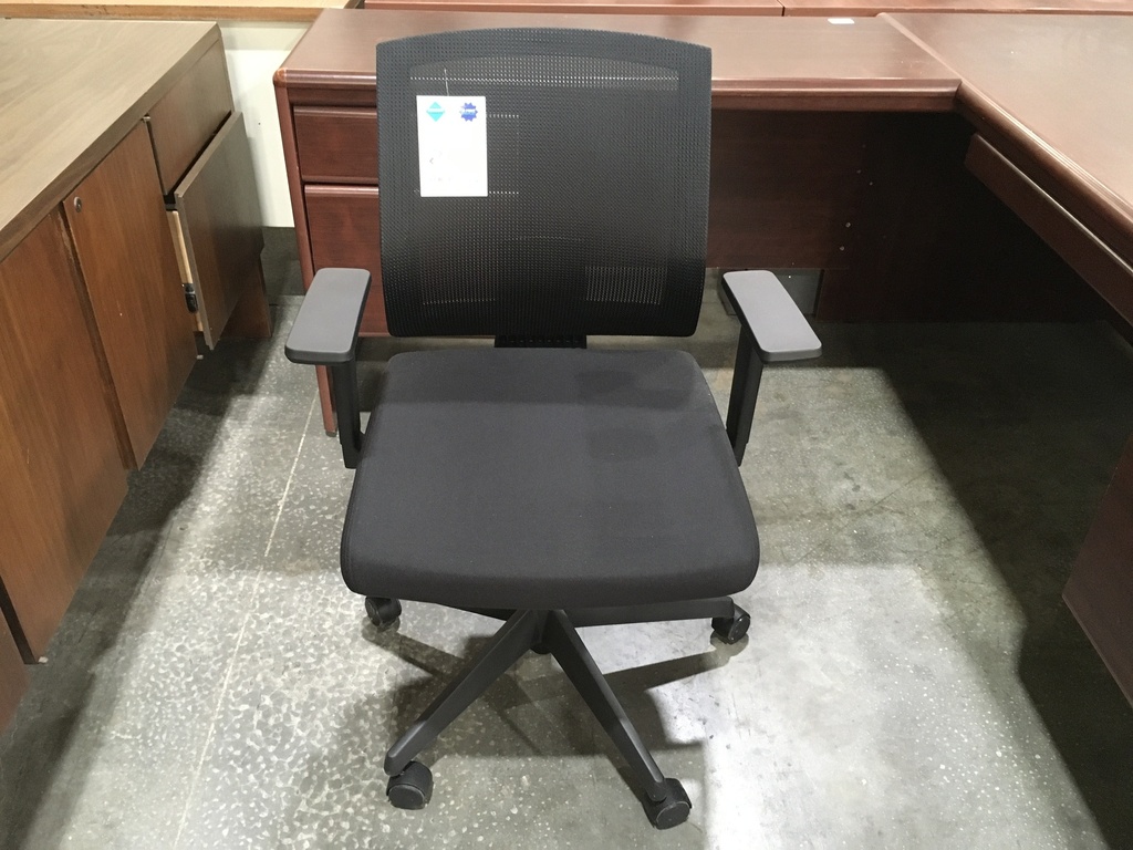 Black Mid Back Task Chair