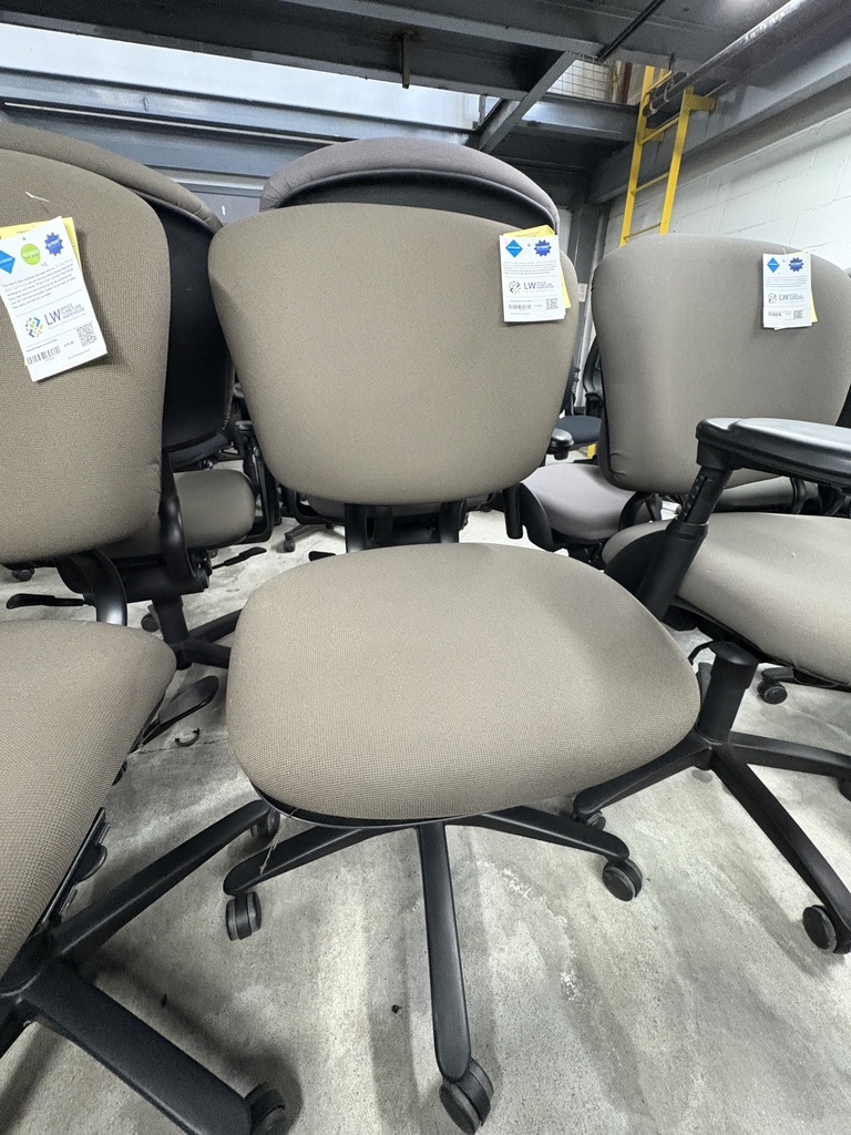 Haworth Improv work chair (no arms) Khaki 