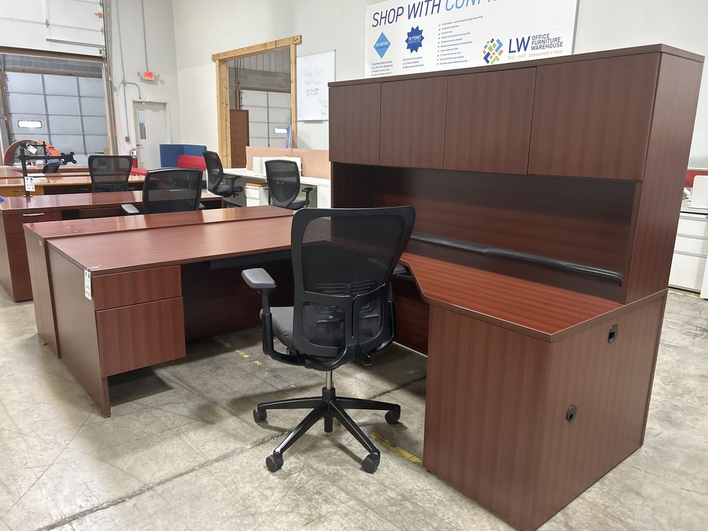 72x101 LaCasse RH L Shape Desk w/Hutch - Cherry