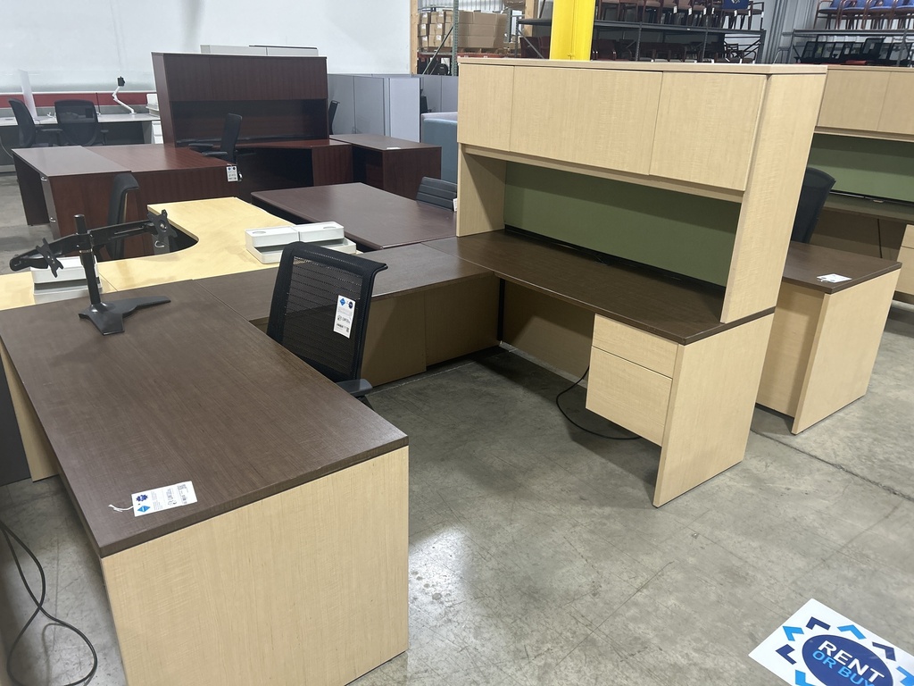 30x66 Global U Shape - RH - Walnut/Maple w/hutch