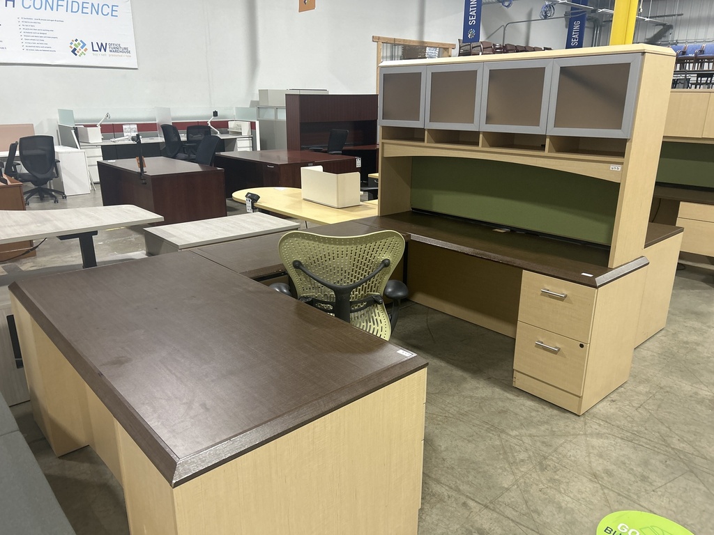 36x72 Global U Shape - RH - Walnut/Maple w/hutch