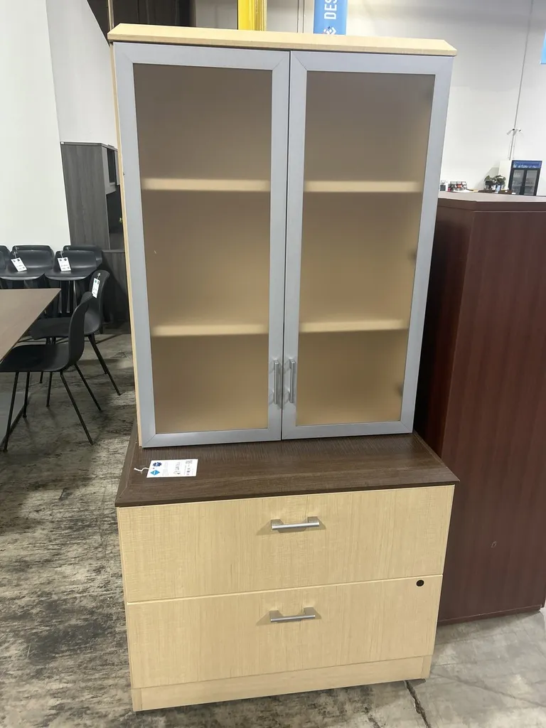 36" Lateral w/Hutch - Global - Walnut/Maple