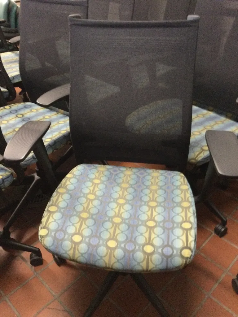 Sit on it  WIT Conference Chair - Circle Pattern