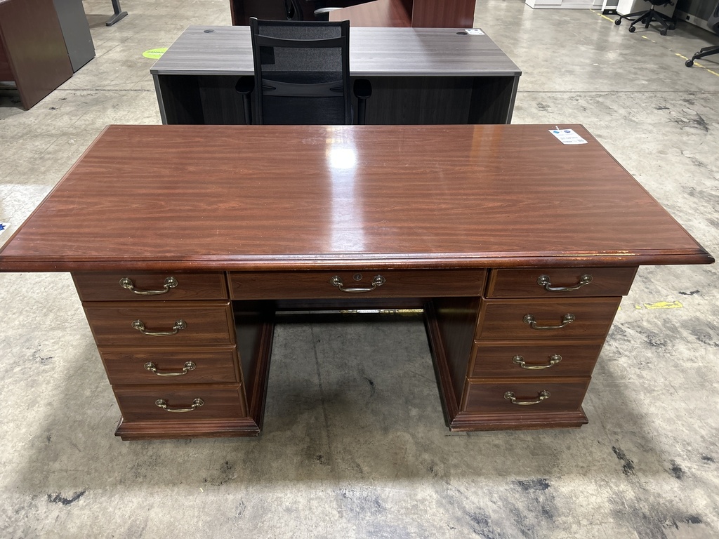 36x72 Dbl Ped Traditional Desk - Mahognay