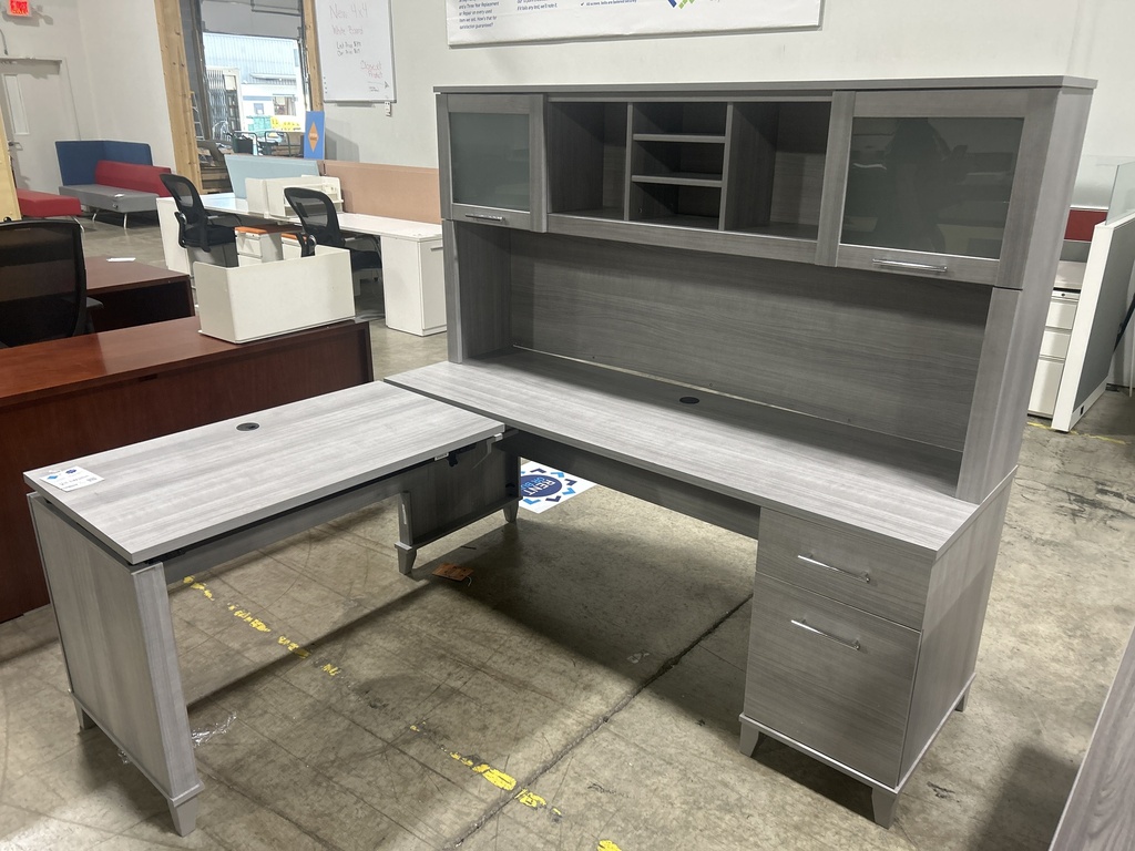 66x71 L-Shape - RH w/ Hutch - Grey Finish