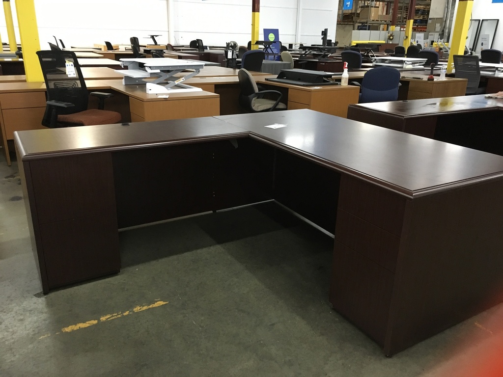 National 36"x72"Veneer Mahogany L desk LH
