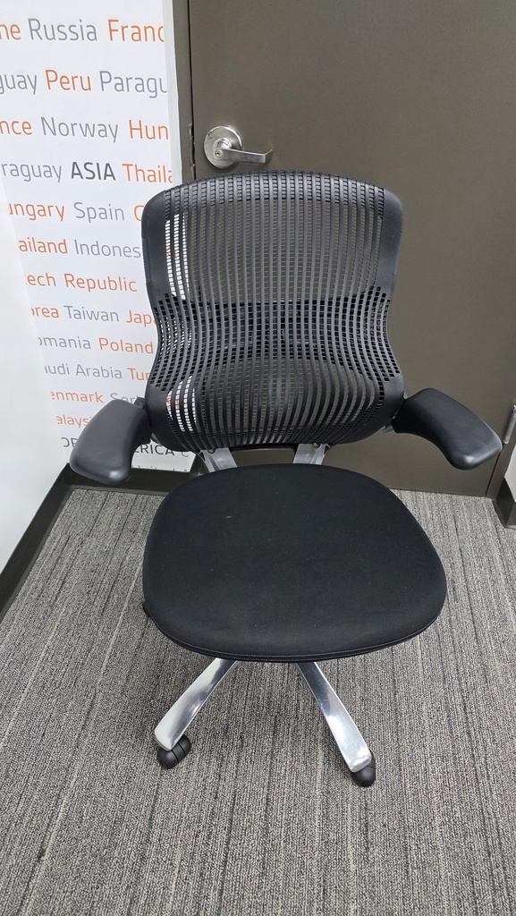 Knoll Generation Task Chair