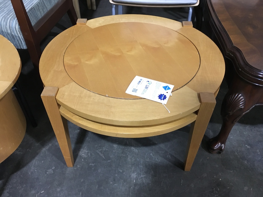 24" Round End Table Maple