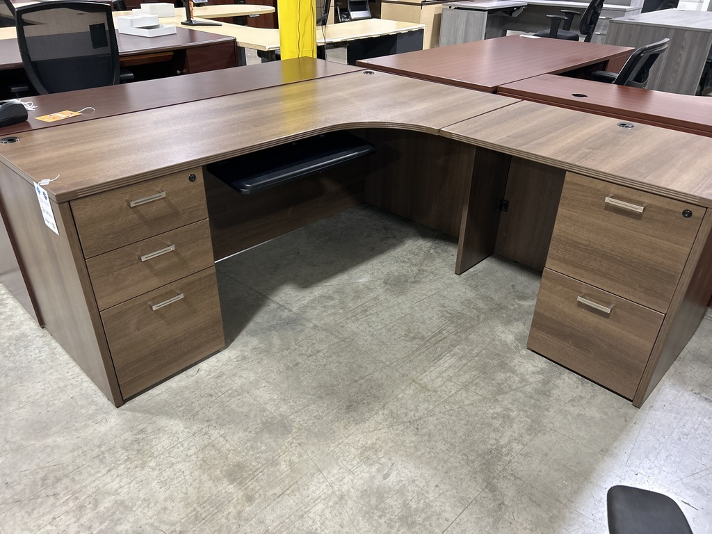 72x72 Walnut RH Double Ped Desk