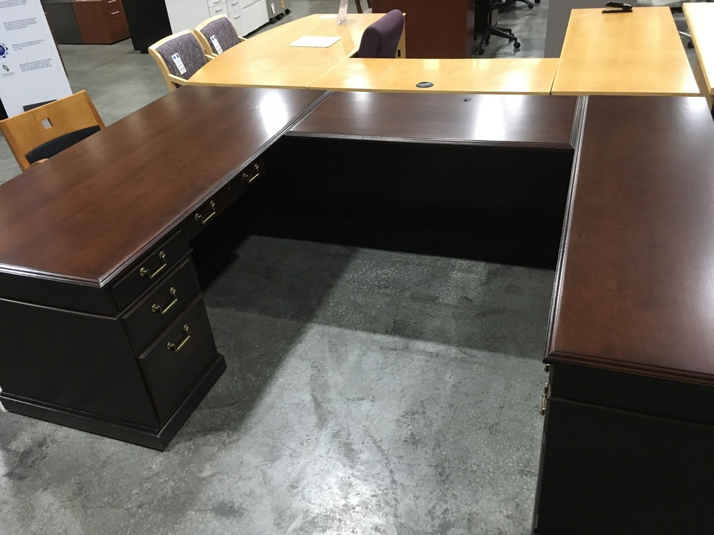 36"x72" Traditional RH U Group Mahogany