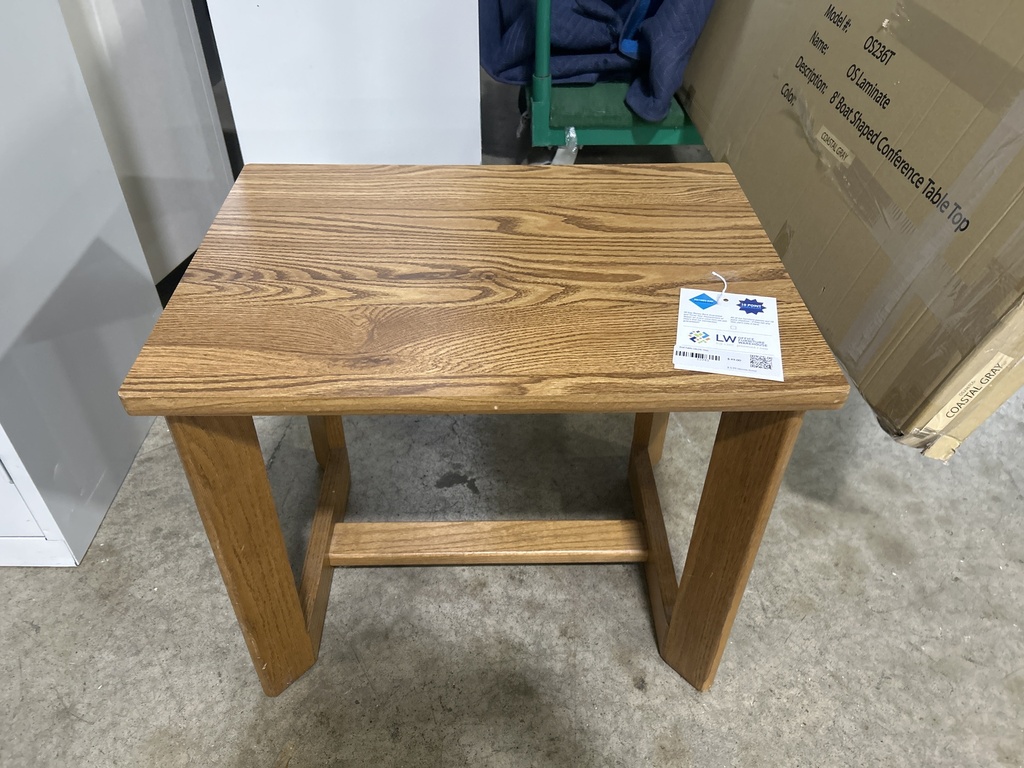 End Table 18x24- Oak