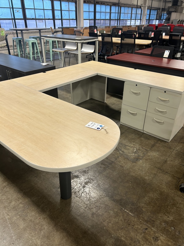 72x102 Knoll U-Shape D-Top w/Dbl Ped Credenza