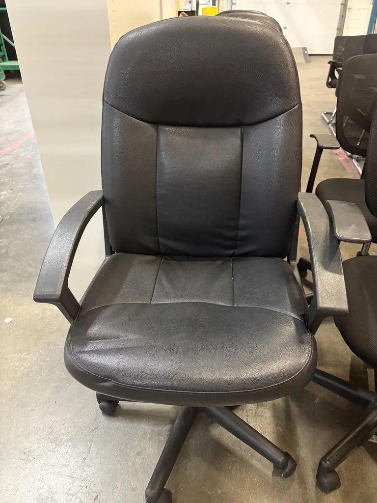 Black Vinyl Single Function Task Chair 