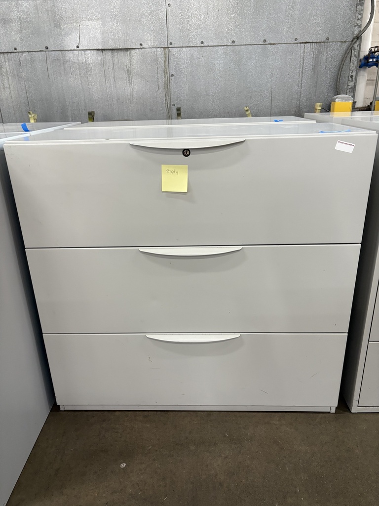 Haworth 3-Dr Lateral file, 42" wide, light grey