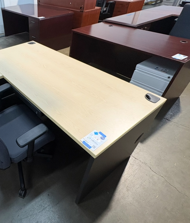 66x30 Single pedestal desk, (RH) Blonde & Black 