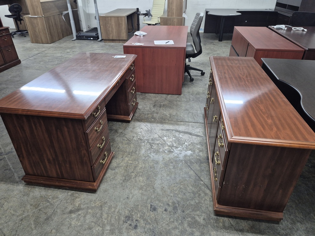 30x60 Dbl Ped Traditional Desk and Credenza Set