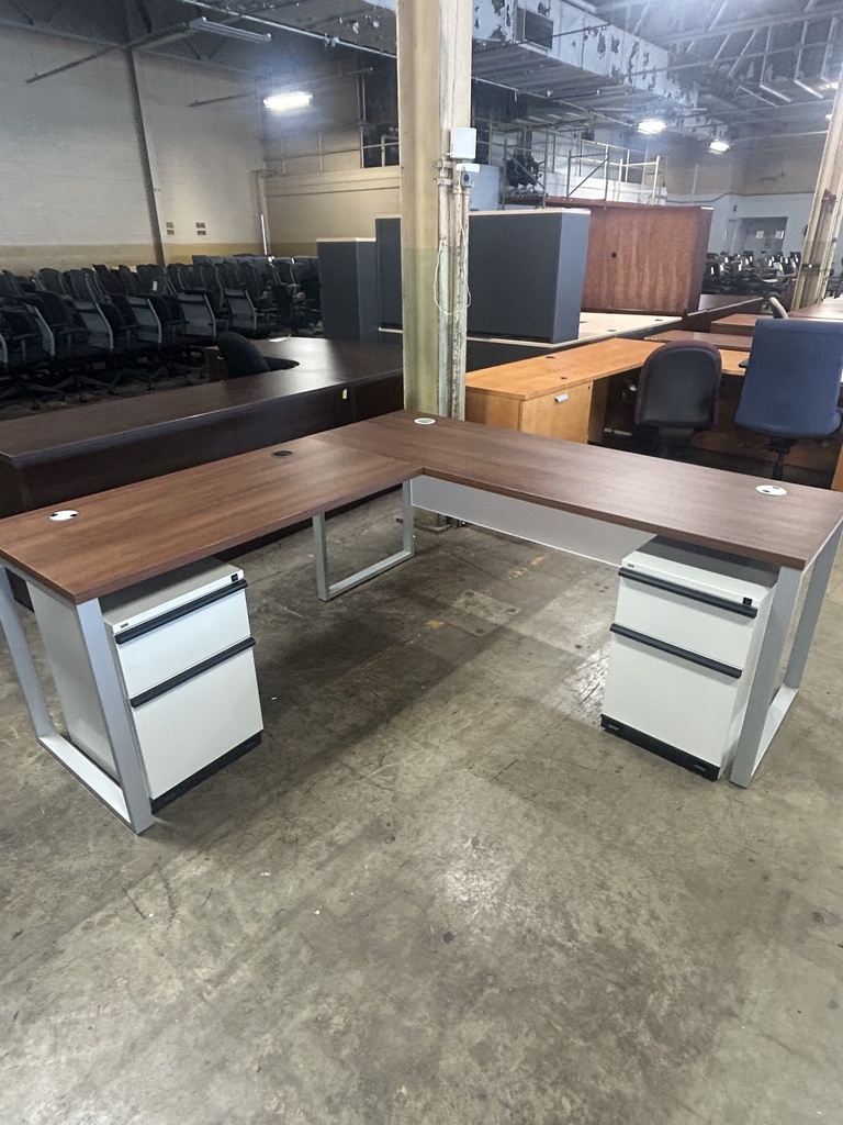 72x72 Hon L Shape - Walnut/Silver        (Peds NOT included)