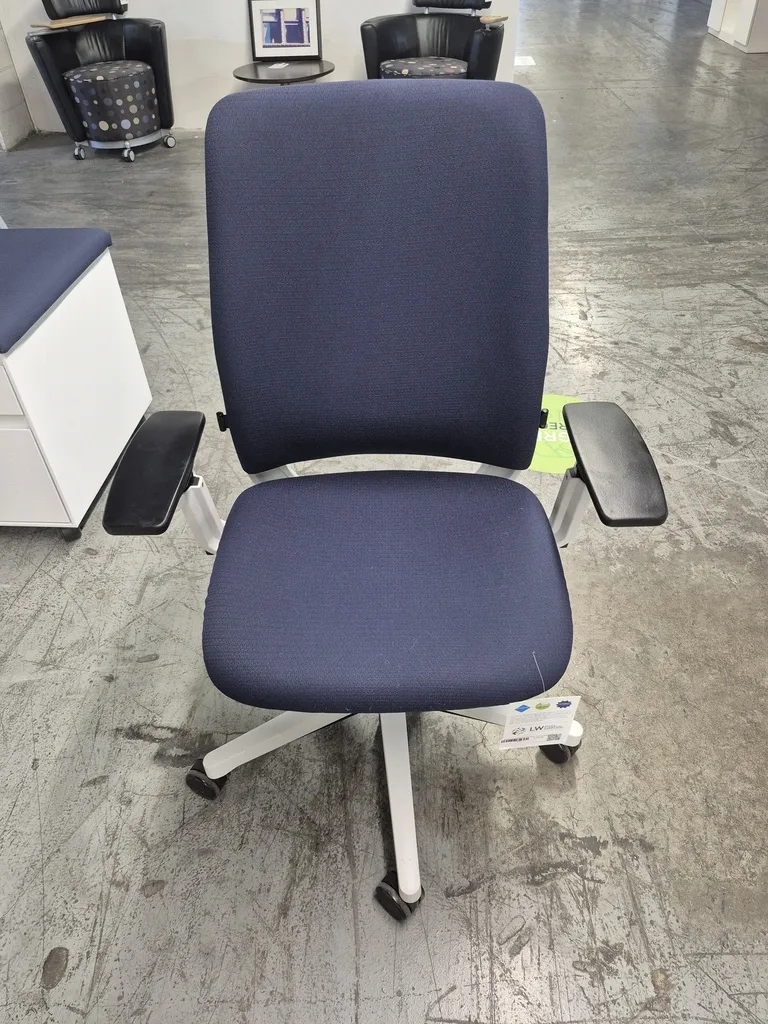 Steelcase Amia Ergonomic Task Chair – Navy/Seagull