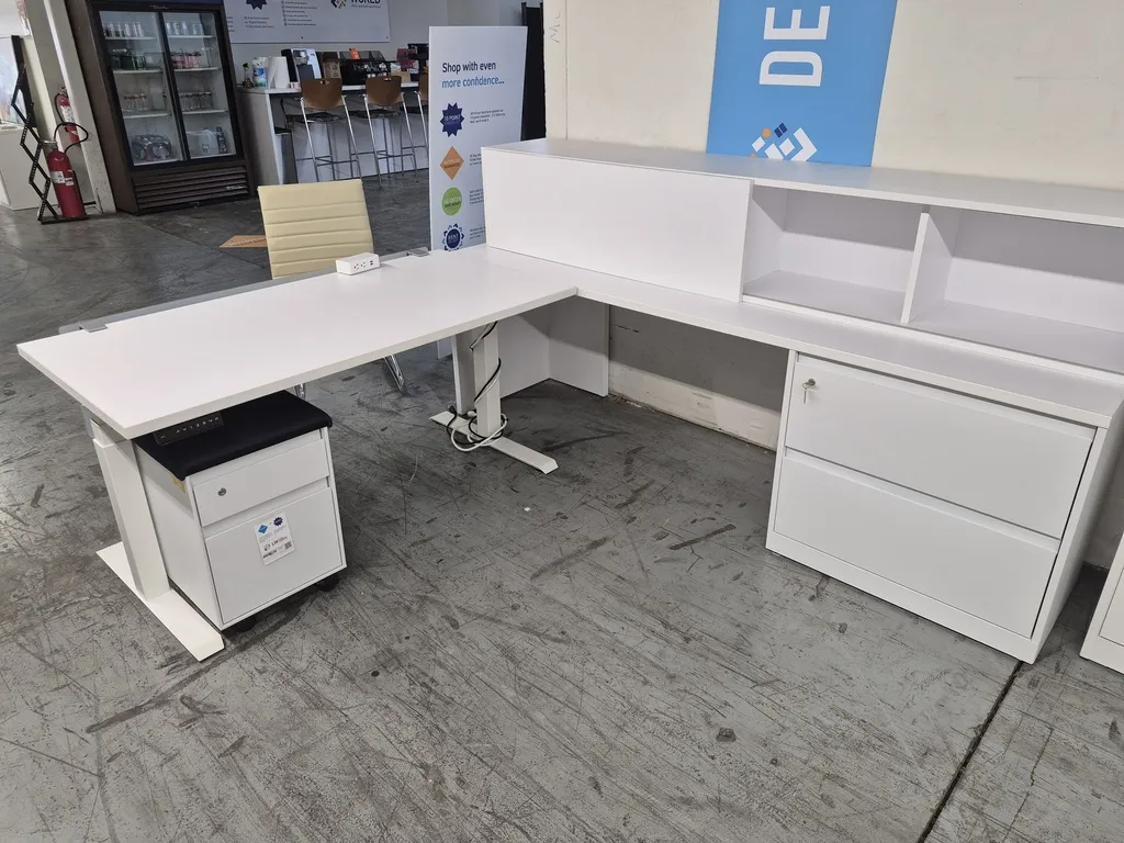 Steelcase L-Shaped Executive Workstation- RH – 59" Sit Stand Desk + 90" Credenza - White 