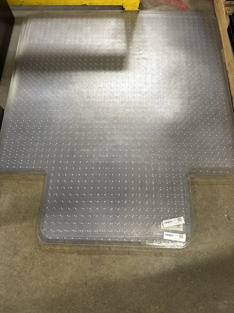 Chairmat (for low profile carpet), 45" x 53" clear, with Lip