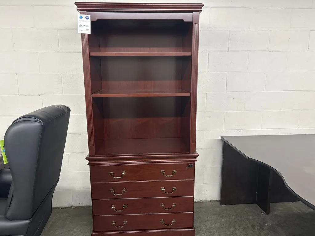 36" Traditional Lateral w/ Hutch