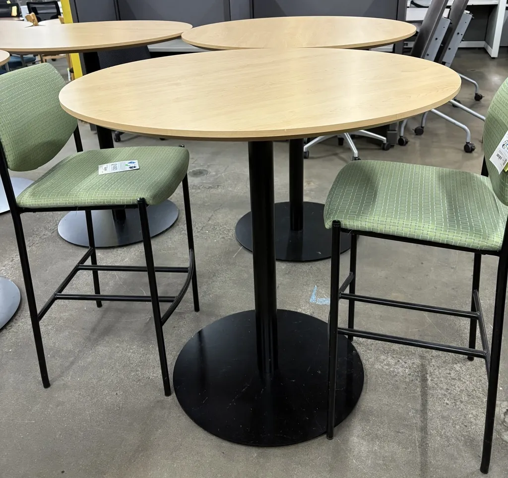 41"H Barheight Table, 42" Diameter, Maple laminate, knife edge, Black Disc base