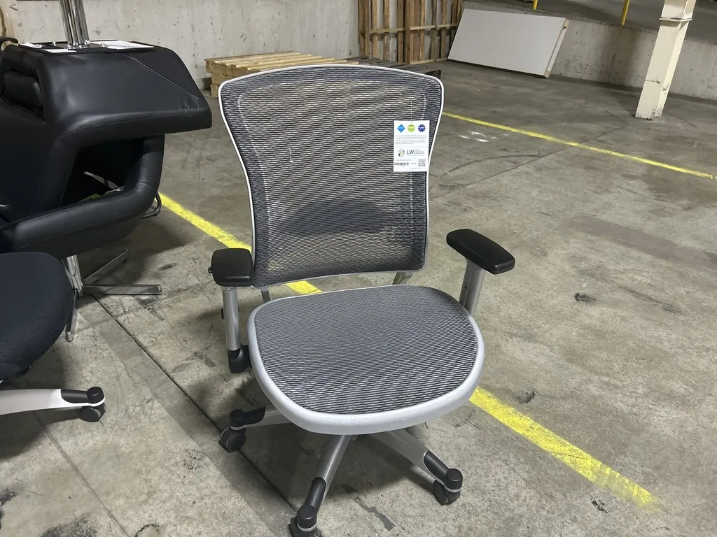 OS- Silver Frame all Mesh Task Chair