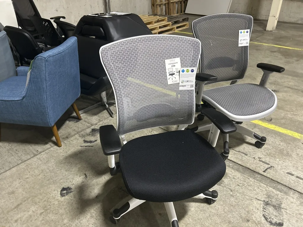 OS- White Frame, Grey Mesh, Black Seat Task Chair