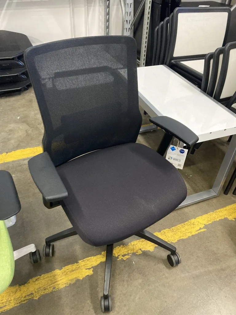 SOI Hexy Midback Mesh Back Task Chair