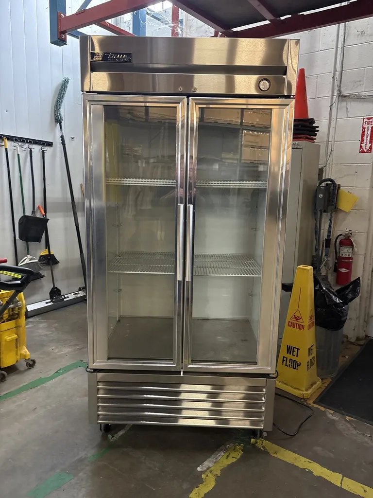 True Commercial Refrigerator Unit 40”w 30”D 72”H