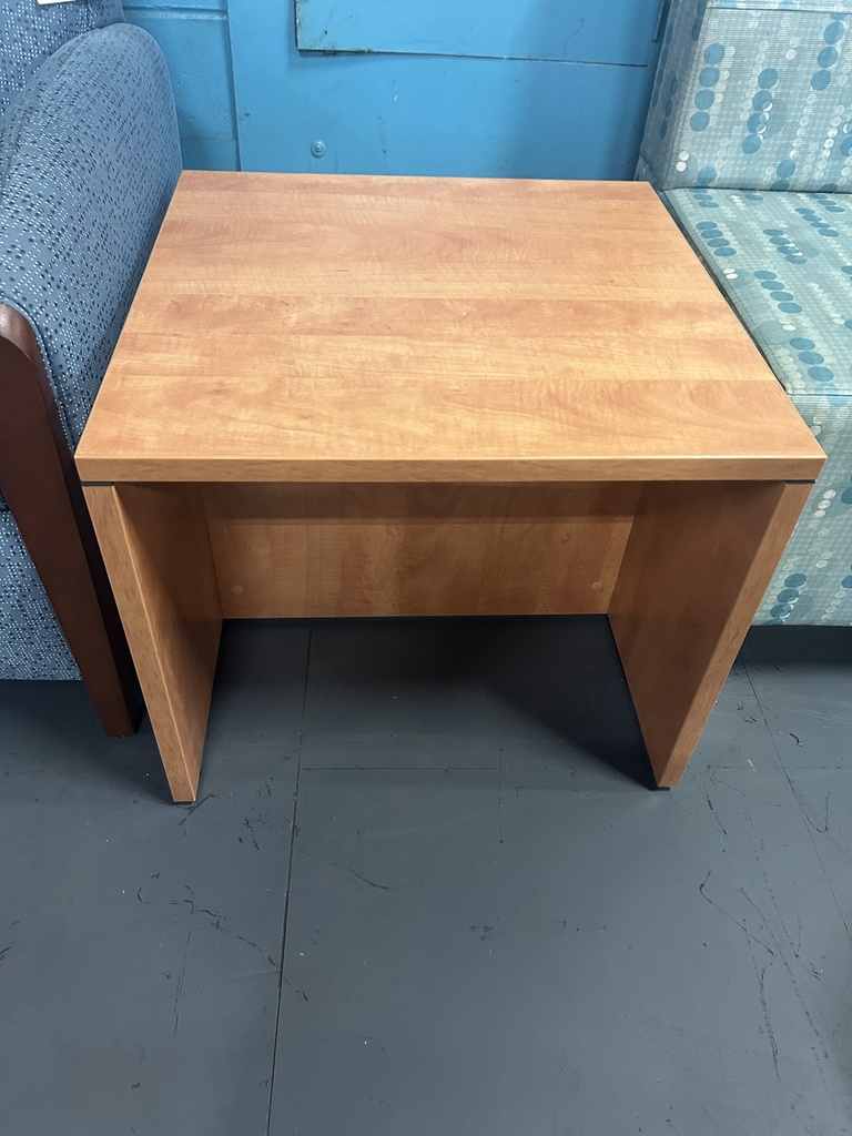 End Table 24x24 Blonde Oak