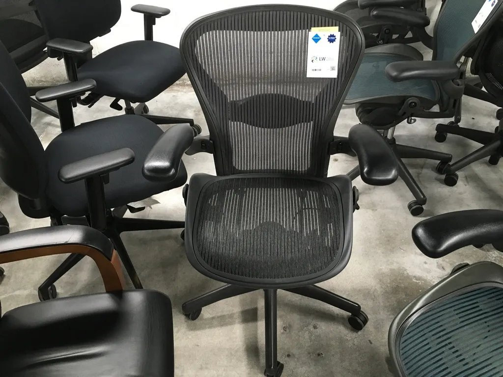 Aeron Size B Black Back with Black Seat, Lumbar, fixed arms, Includes tilt lock feature