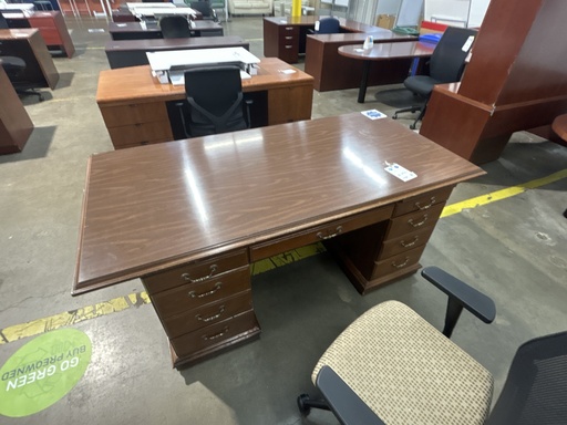 Mahogany Traditional Desk Dbl Ped