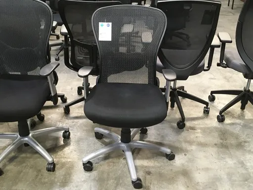 9to5 Black mesh Back 
