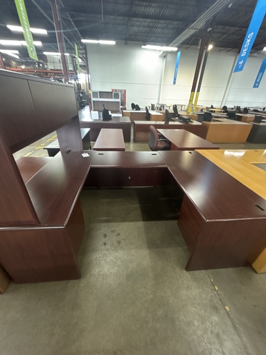 30x66 Mahogany LH Dbl Ped U-Group w/Hutch