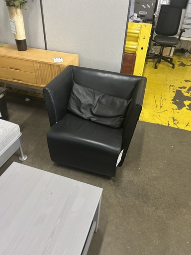 Black Bernhardt Lobby Chair